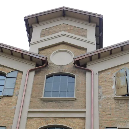 Piumaviola Beds & Aparthotel Parma