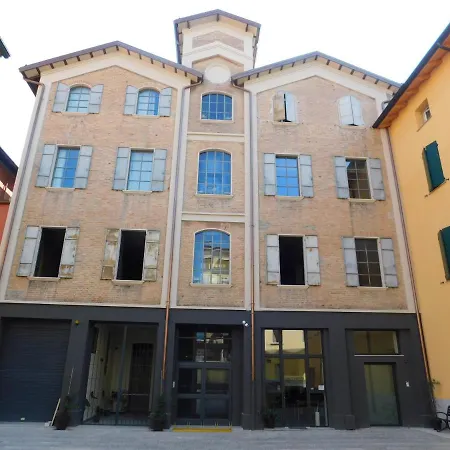 Piumaviola Beds & Parma