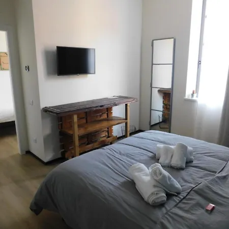 Piumaviola Beds & Парма