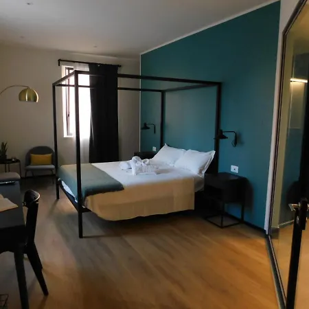 Piumaviola Beds & Парма