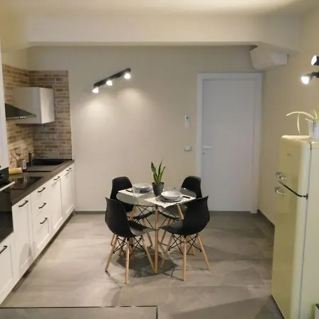 Piumaviola Beds & شقة فندقية *