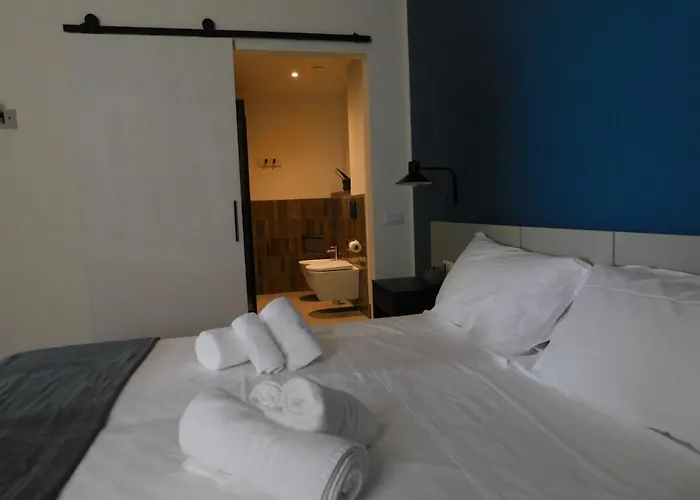 Piumaviola Beds & Aparthotel Parma