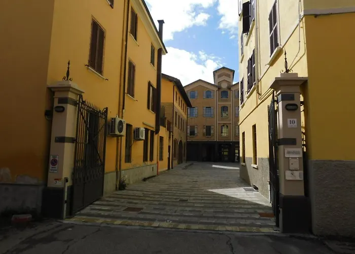 Piumaviola Beds & Aparthotel Parma