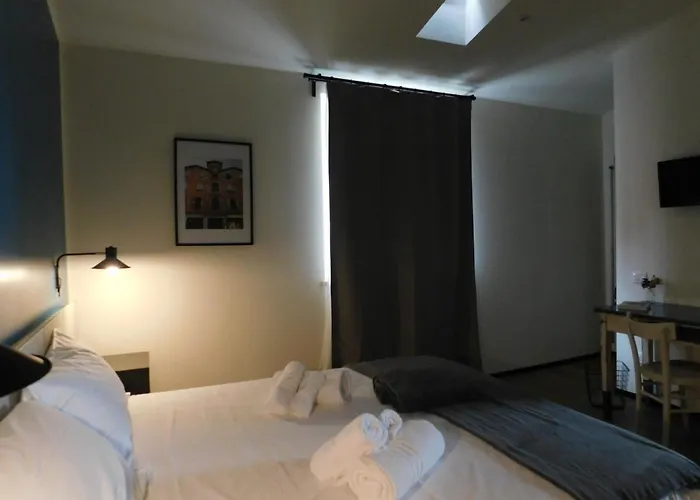 Piumaviola Beds & Parma