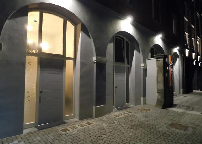 Piumaviola Beds & 4* Parma