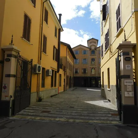 Piumaviola Beds & Hotel apartamentowy Parma