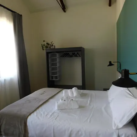 Piumaviola Beds & 4* Parma