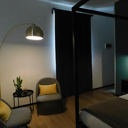 Piumaviola Beds & Парма