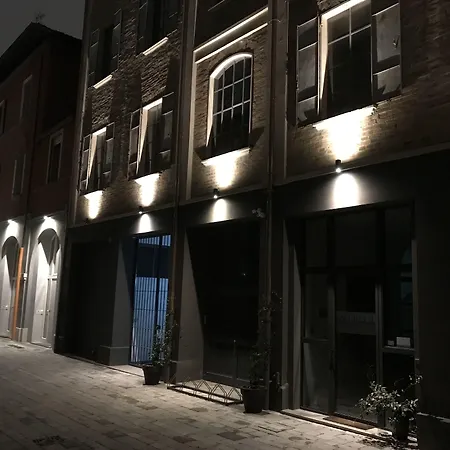 Piumaviola Beds & Парма