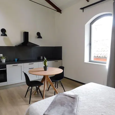 Hotel apartamentowy Piumaviola Beds & 4*
