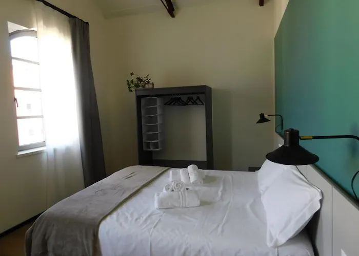 Piumaviola Beds & 4* Parma