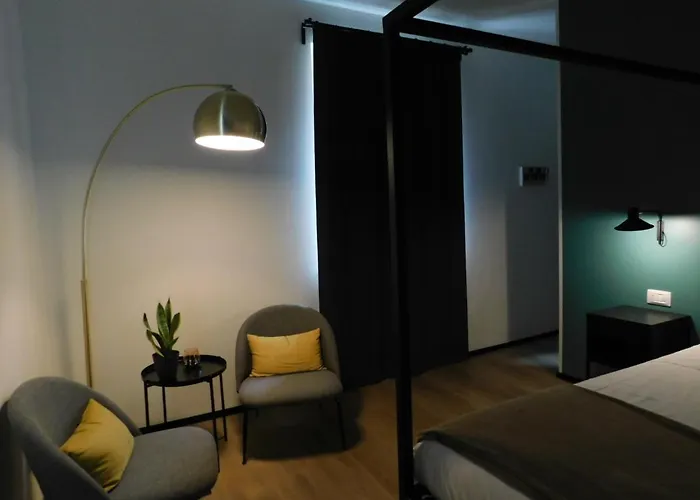 Piumaviola Beds & Parma