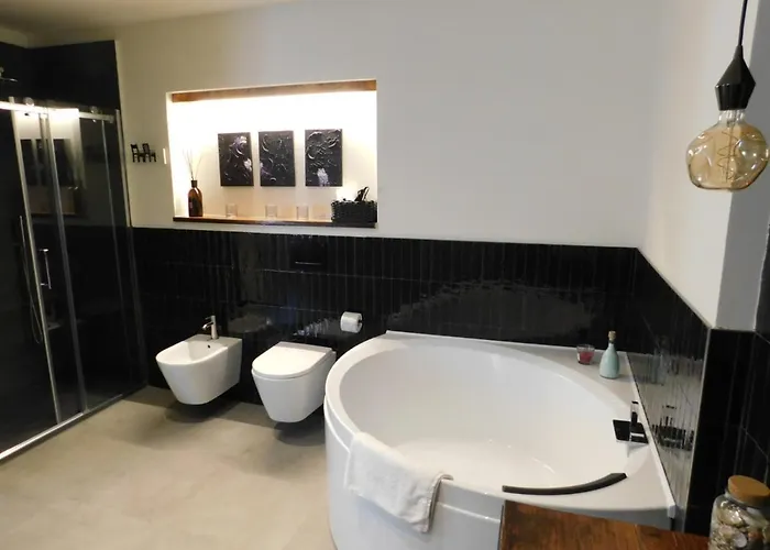 Piumaviola Beds & Parma