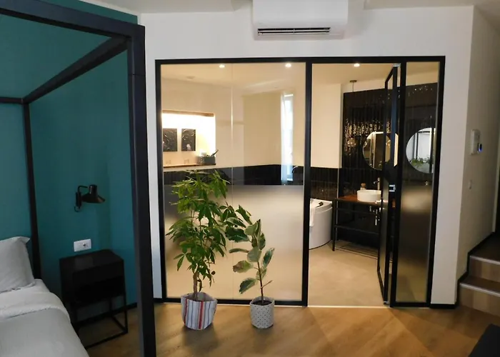 Aparthotel Piumaviola Beds & 4*